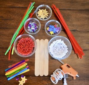 #christmascrafts #holidaycrafts #preschoolcrafts #christmasornaments #craftsforpreschoolers #beadornament #holidaymemories #ourhappyhive