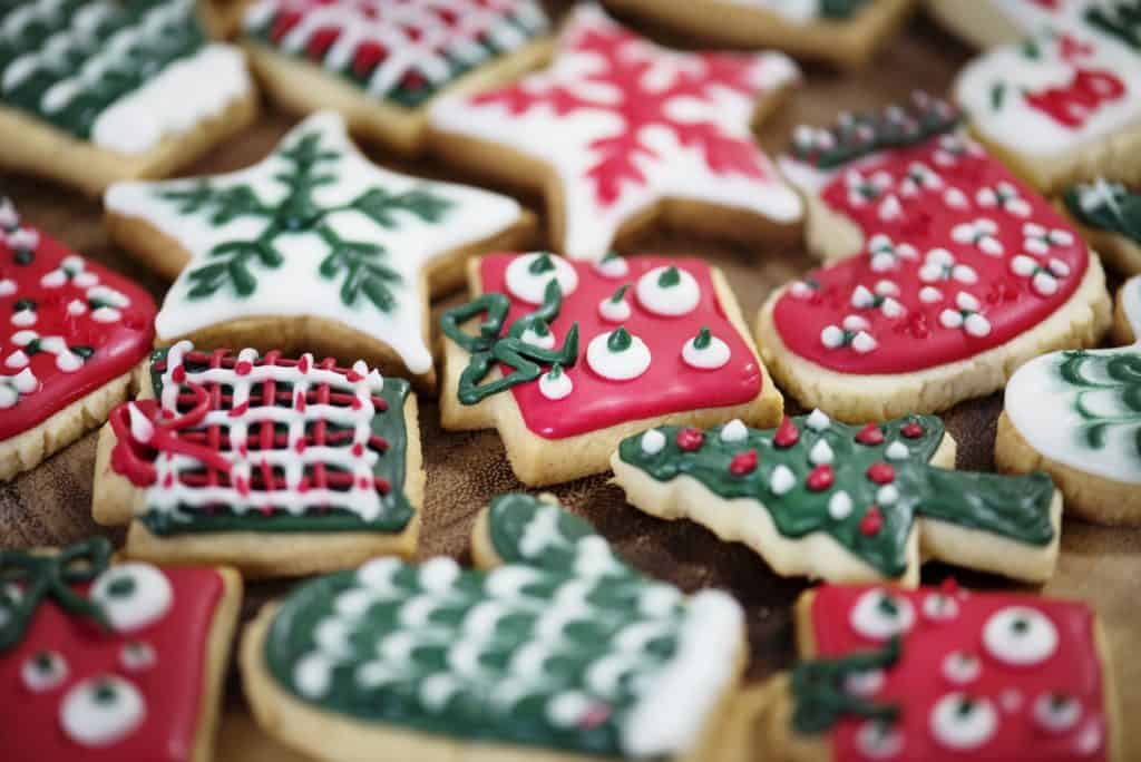 #christmasfamilyactivities #christmastraditions #christmas #familytraditions #family #santa #christmascrafts #holidayactivities #holidays